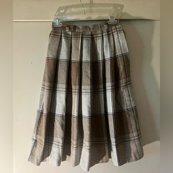 Vintage Plaid Skirt - Picture 3 of 6